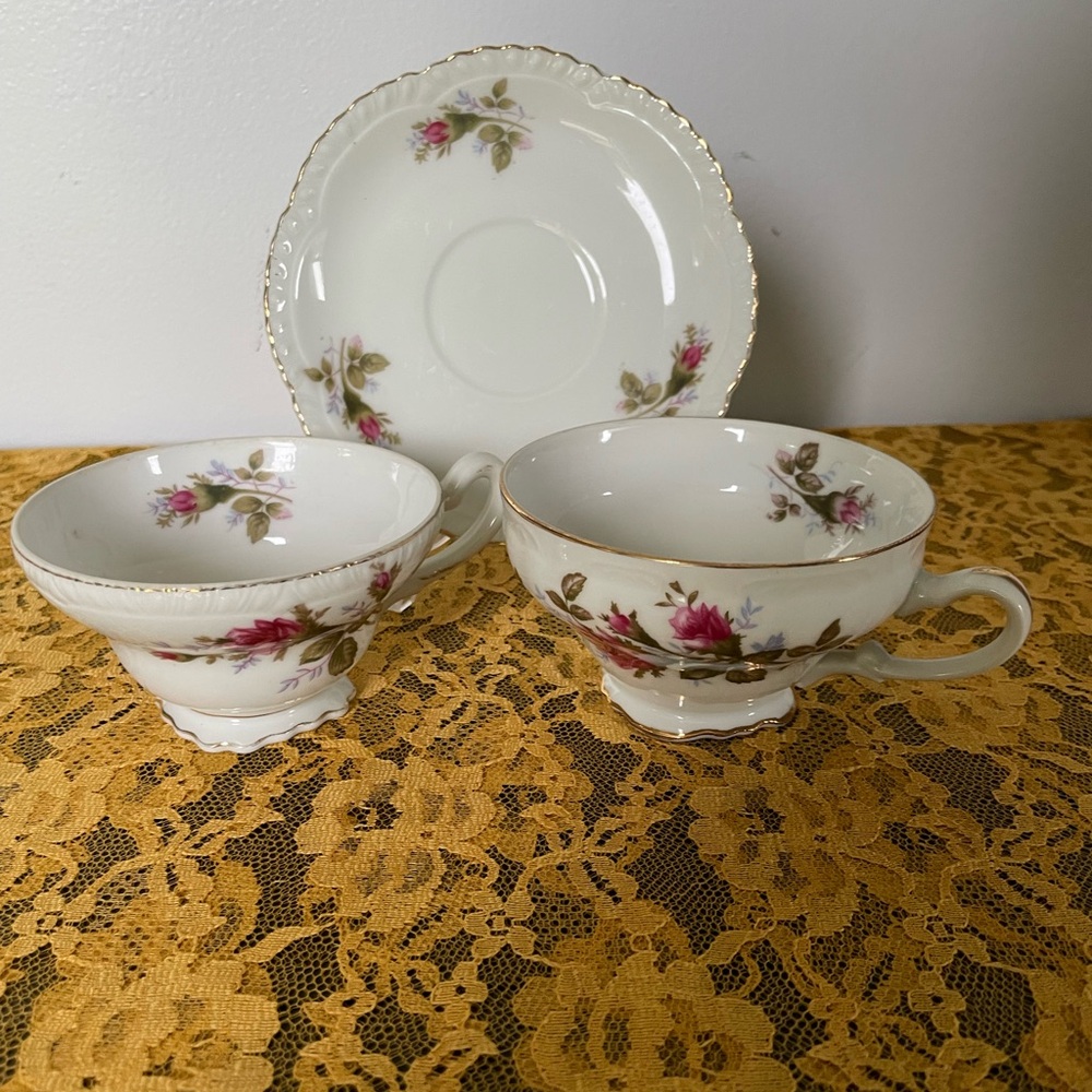 Vintage Royal Rose Fine China Floral Porcelain 3- Piece Teacup and Saucer Set
